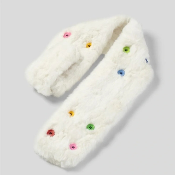 Halara Button Detail Faux Fur Scarf 🧣 - Picture 3 of 3